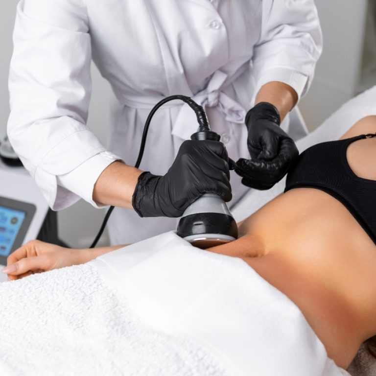 woman getting a non-surgical mommy makeover in Arlington